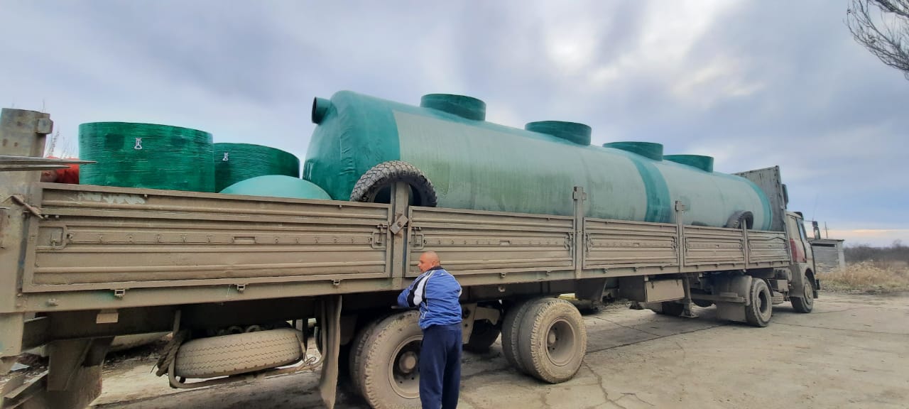 https://mahachkala.emkosti-kryma.ru/wp-content/uploads/sites/13/2021/06/ustanovka-livnevyh-ochistnyh-sooruzhenij-v-edinom-korpuse-kerch-2.jpeg